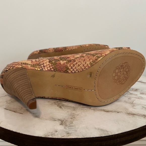 Vince Camuto Allanna Pink Snakeskin Size 9.5 Peeptoe Heels - Picture 6 of 10